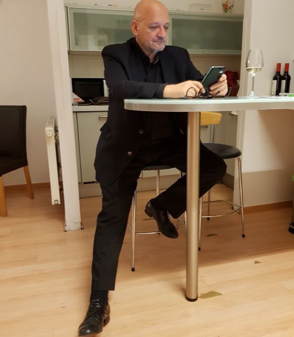 Walter sehr konzentriert an der Kassa